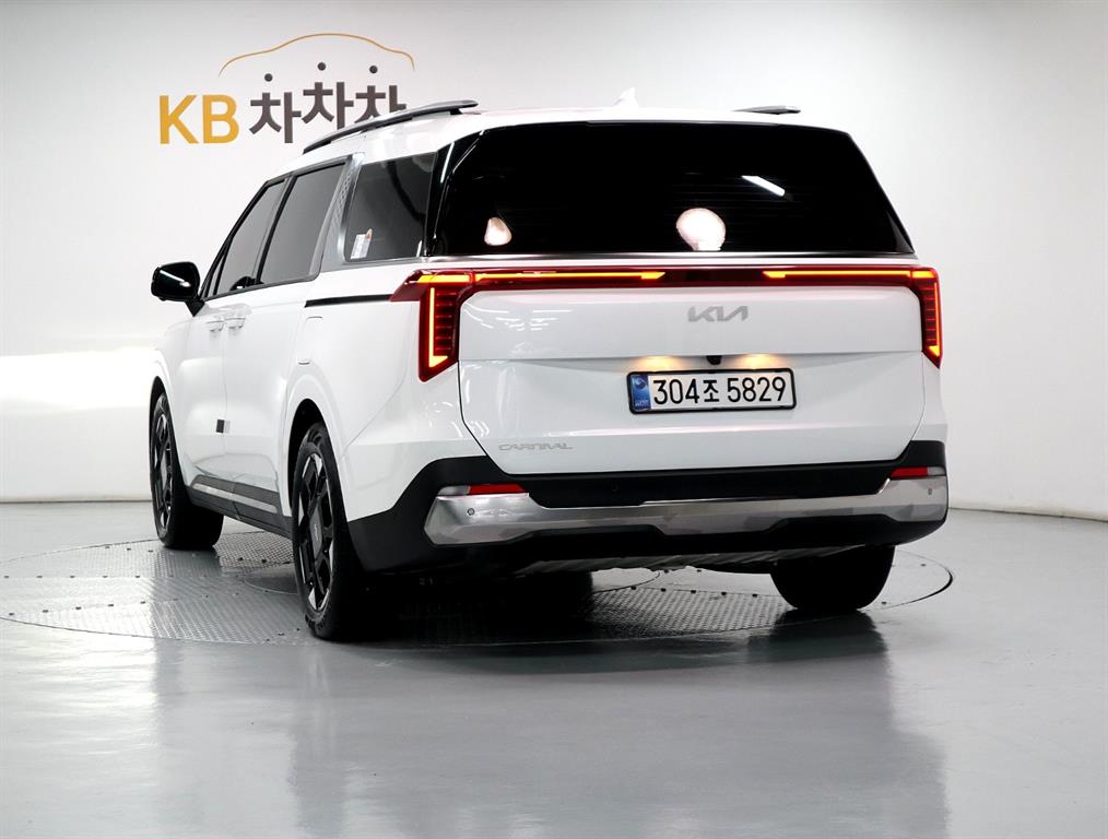 KIA Carnival - Vista 6