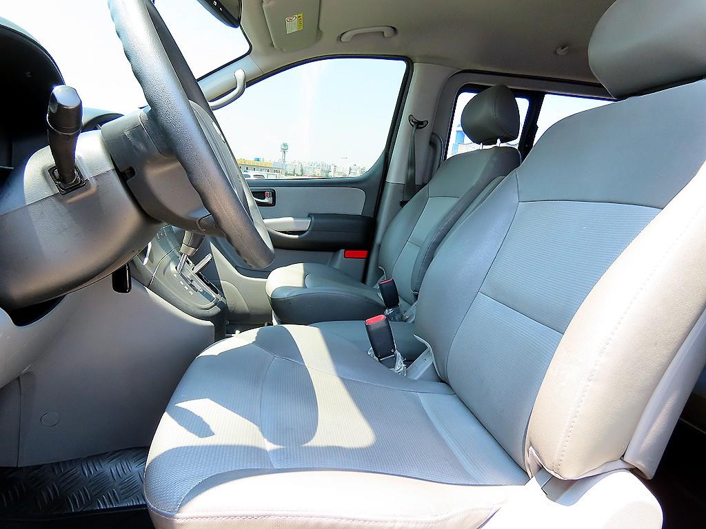 HYUNDAI Starex - Vista 7