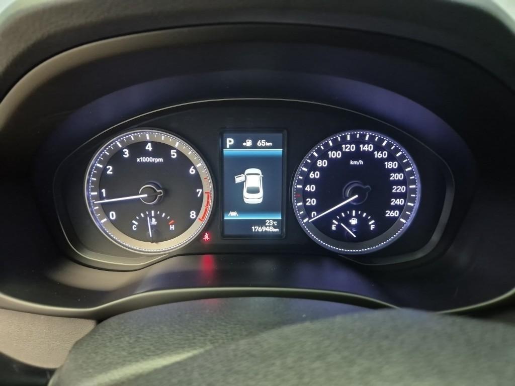 HYUNDAI Grandeur - Vista 8