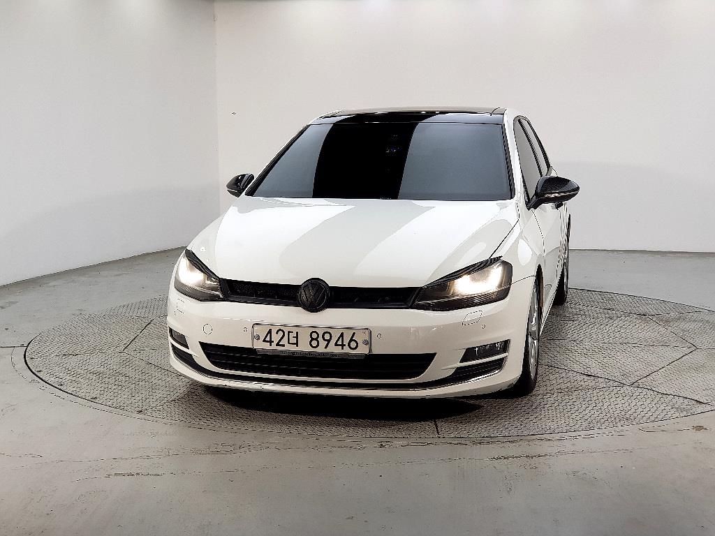 Volkswagen Golf - Vista 2