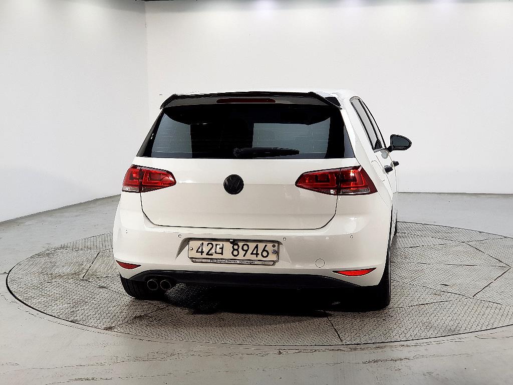 Volkswagen Golf - Vista 3