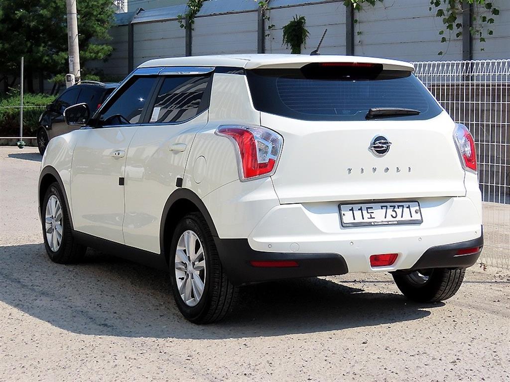 Ssangyong Tivoli - Vista 3