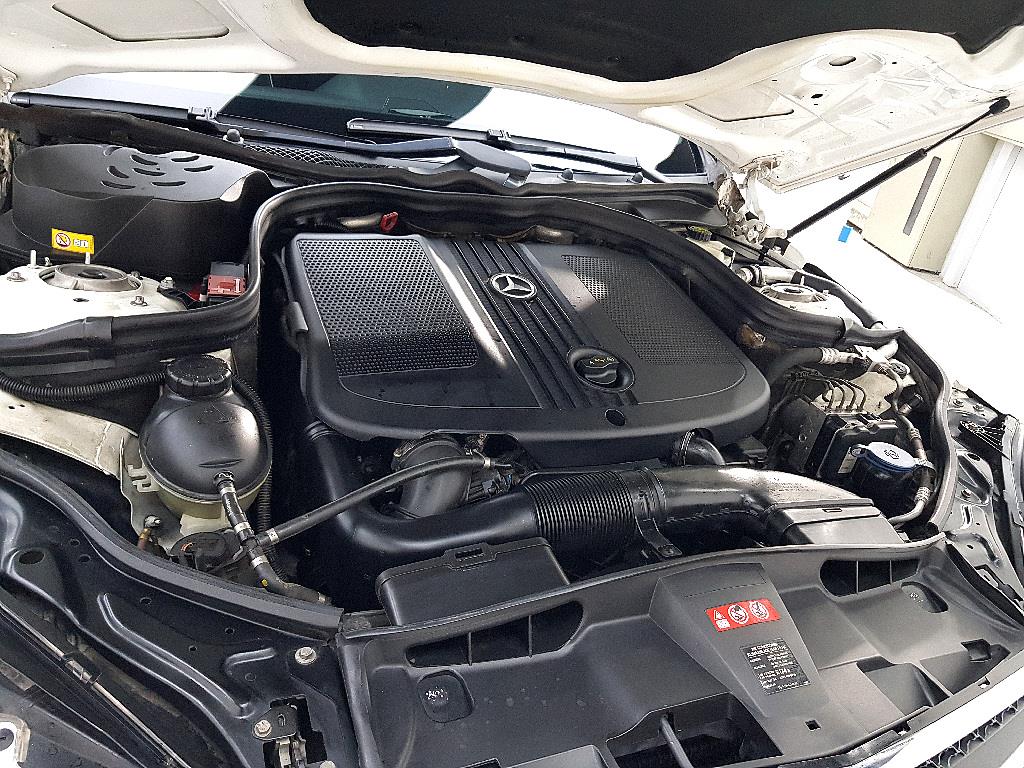 Mercedes Benz E class - Vista 8