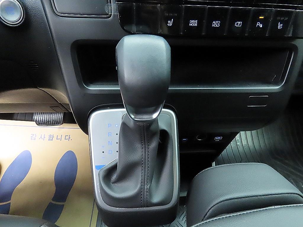 HYUNDAI Staria - Vista 12