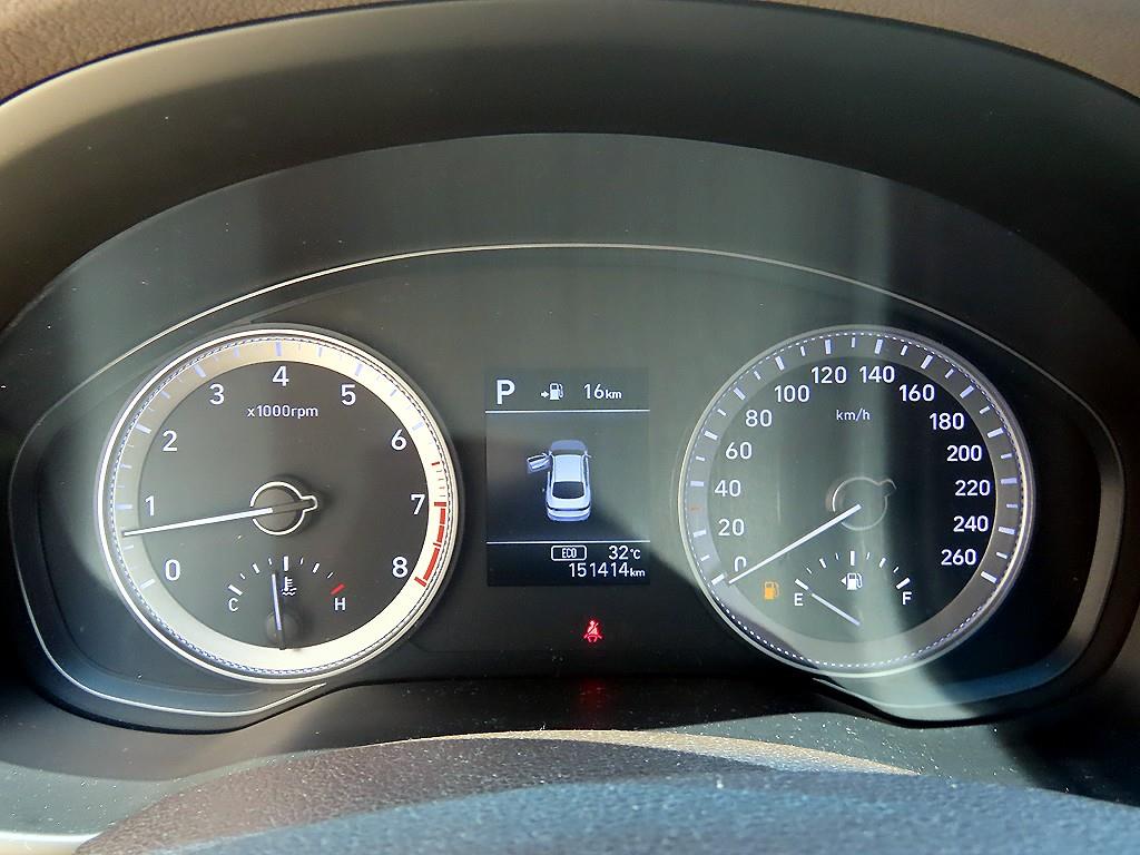 HYUNDAI Grandeur - Vista 11