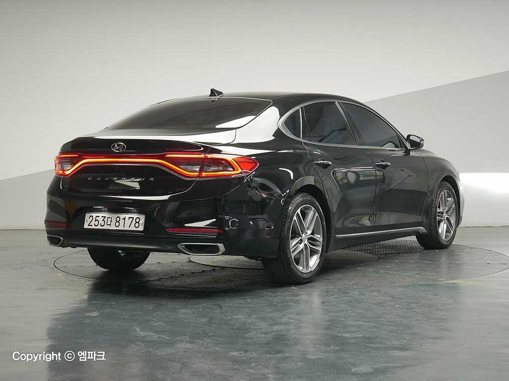 HYUNDAI Grandeur - Vista 6