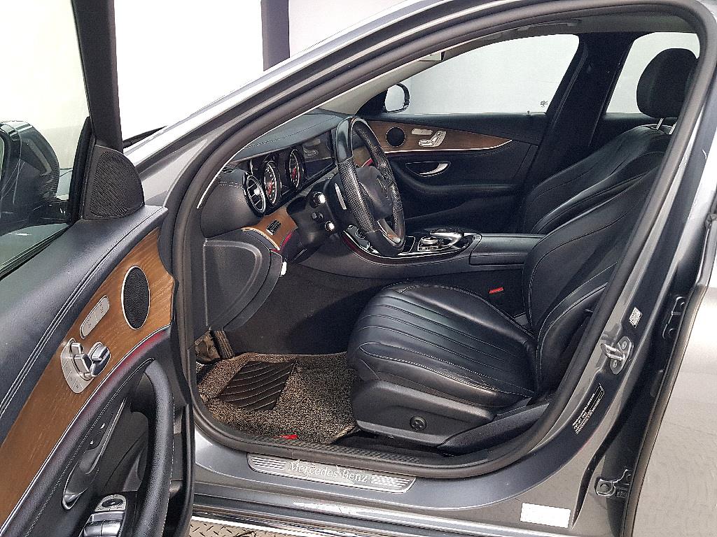 Mercedes Benz E class - Vista 12