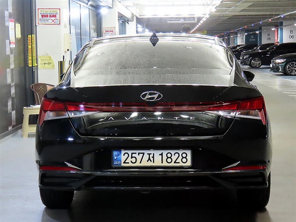 HYUNDAI Avante - Vista 7