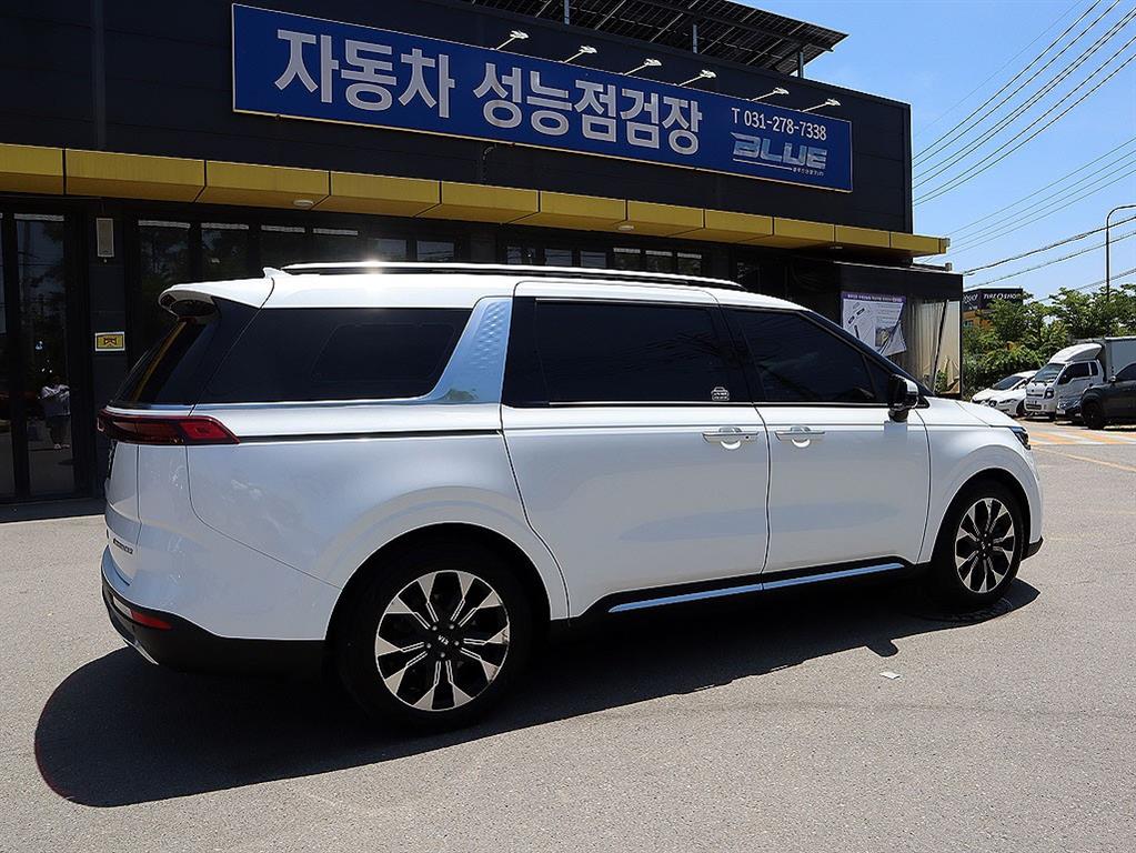 KIA Carnival - Vista 3
