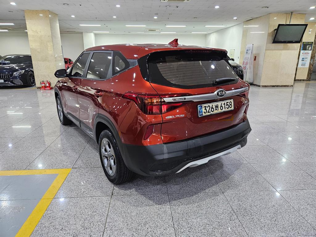 KIA Seltos - Vista 3