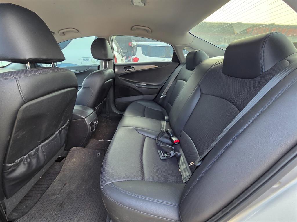 HYUNDAI Sonata - Vista 8