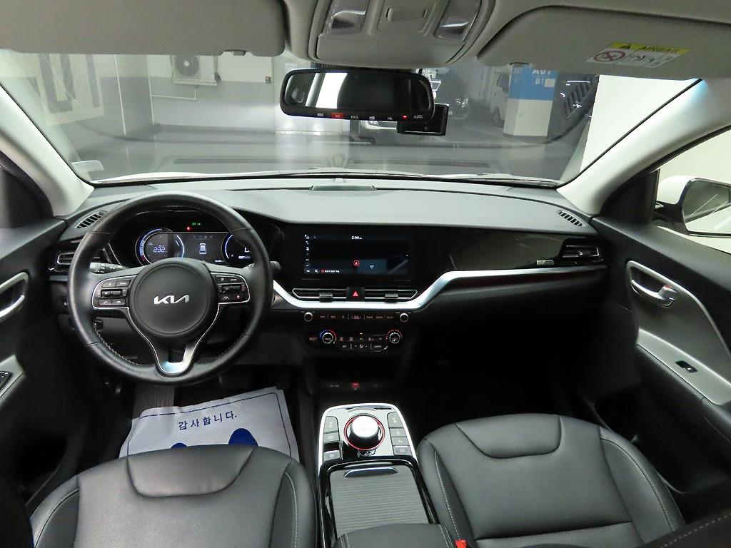 KIA Niro - Vista 8
