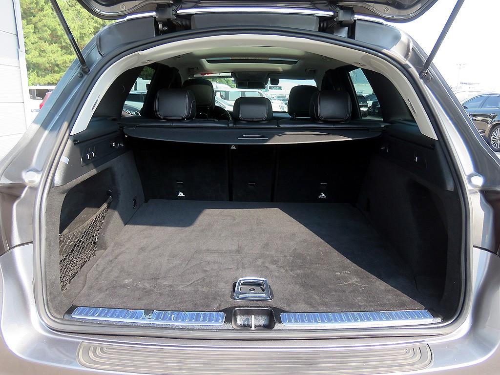 Mercedes Benz GLC Class - Vista 7