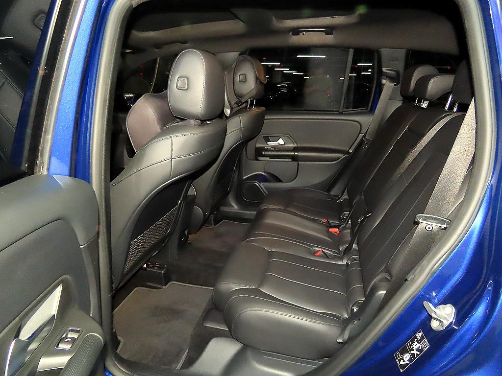 Mercedes Benz GLB Class - Vista 9