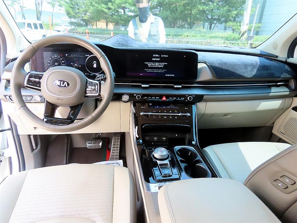 KIA Carnival - Vista 10
