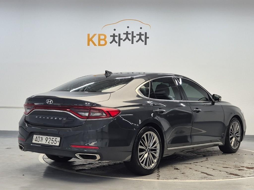 HYUNDAI Grandeur - Vista 3