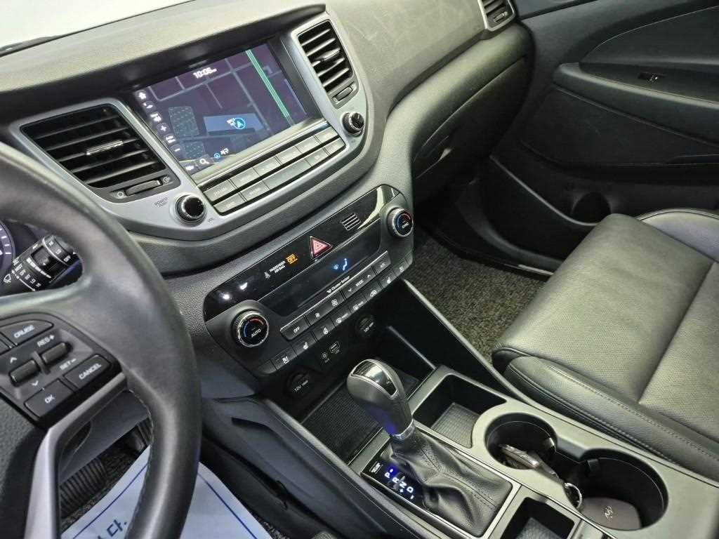 HYUNDAI Tucson - Vista 10