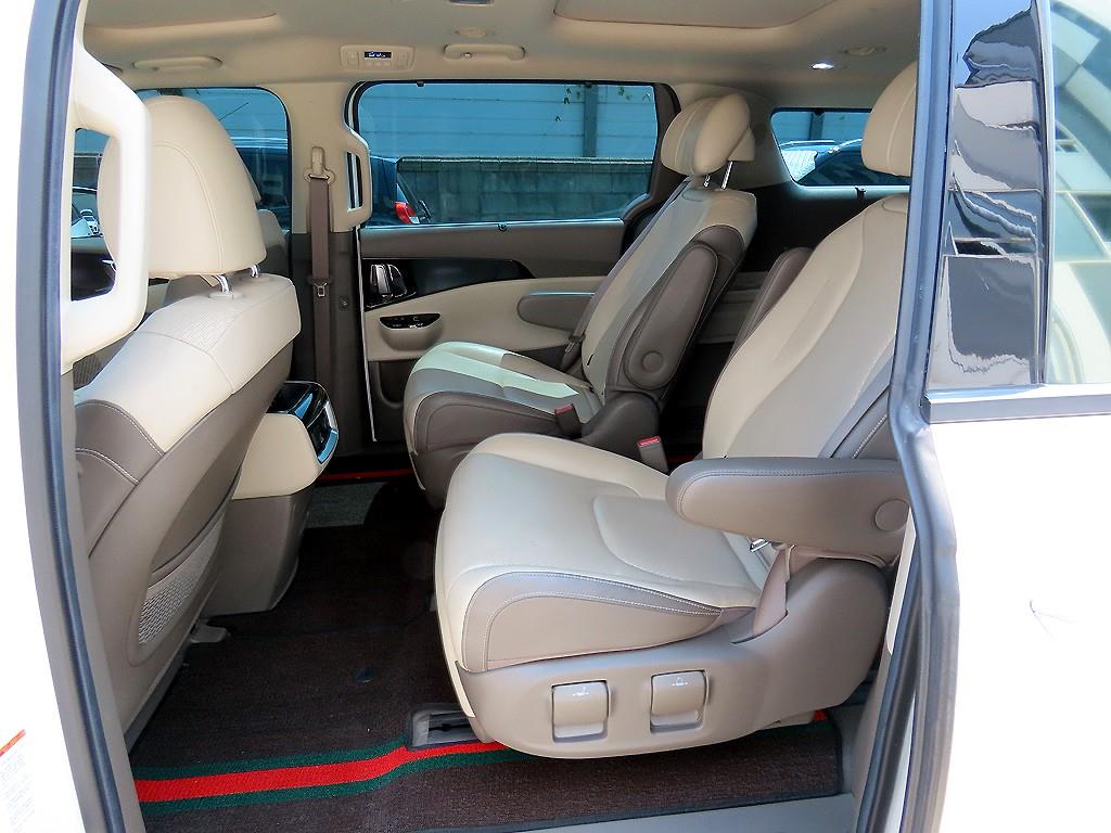 KIA Carnival - Vista 9