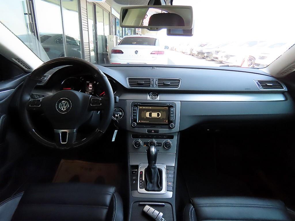 Volkswagen CC - Vista 11