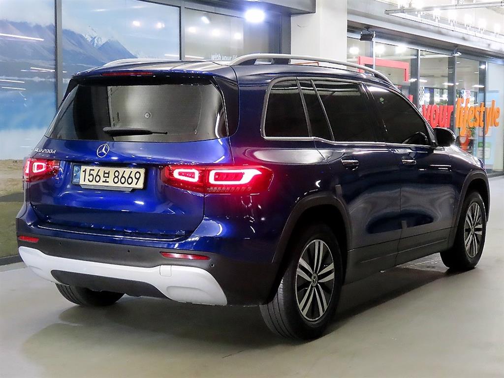 Mercedes Benz GLB Class - Vista 6