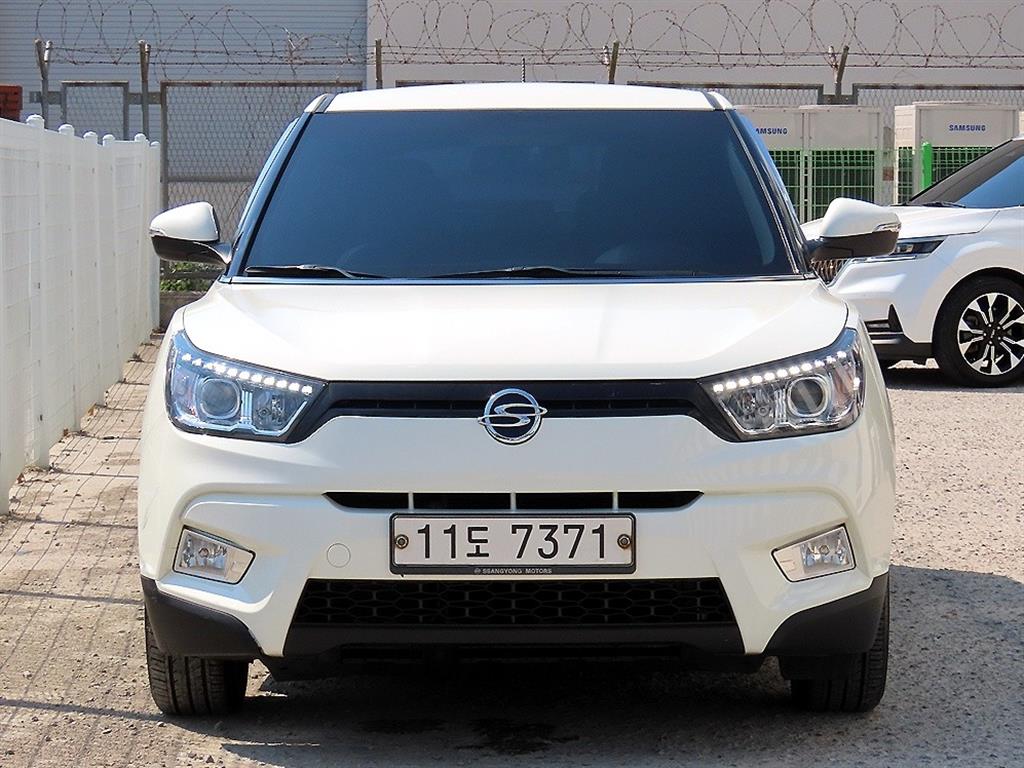 Ssangyong Tivoli 2015 Blanco - Importación desde Corea - HF Imports Iquique - Foto 1