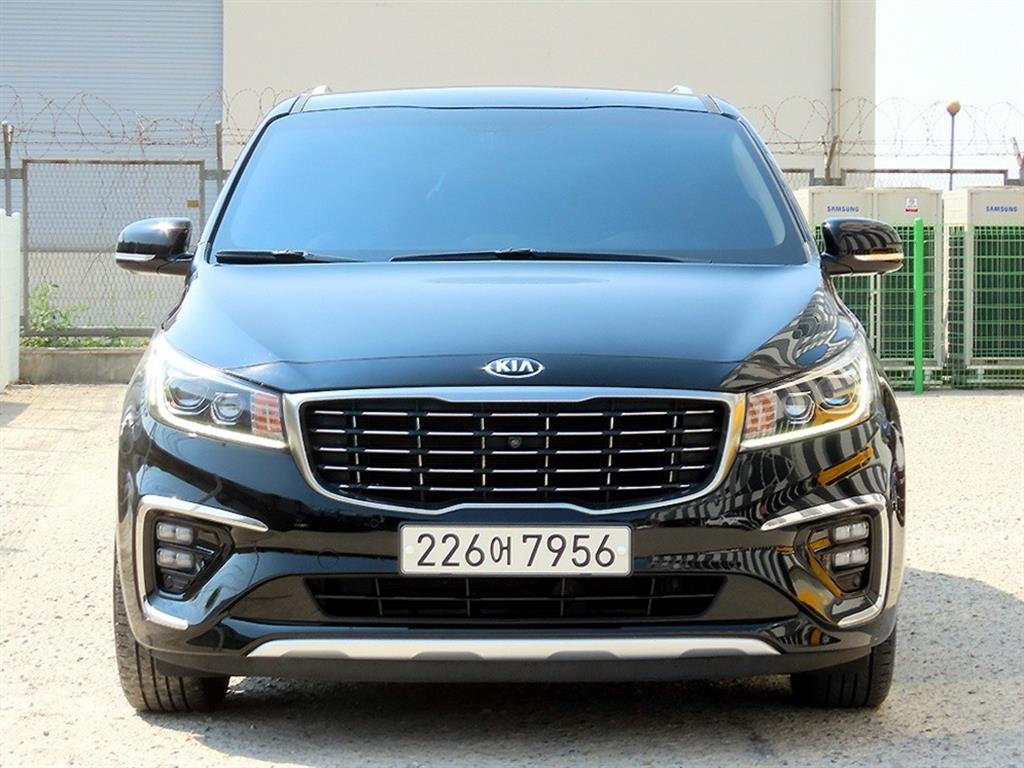 KIA Carnival 2019 Negro - Importación desde Corea - HF Imports Iquique - Foto 1