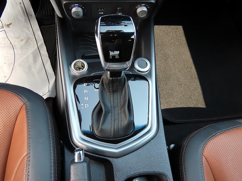 Ssangyong Tivoli - Vista 12