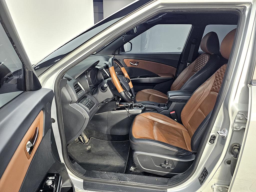 Ssangyong Tivoli - Vista 10