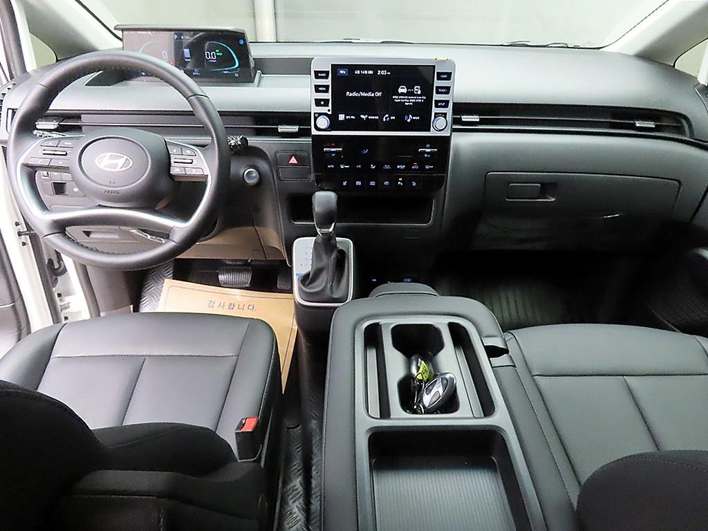 HYUNDAI Staria - Vista 9