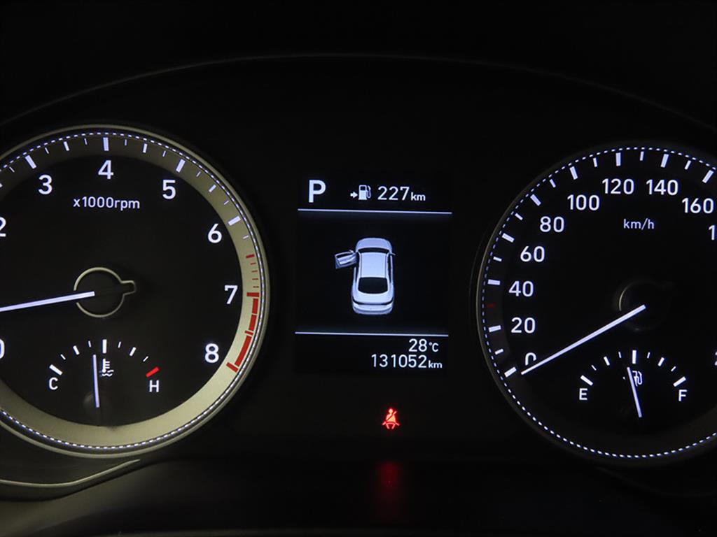 HYUNDAI Grandeur - Vista 11
