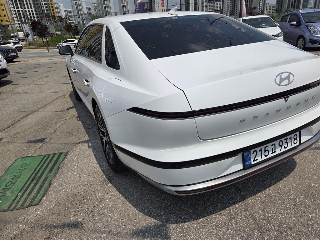 HYUNDAI Grandeur - Vista 7