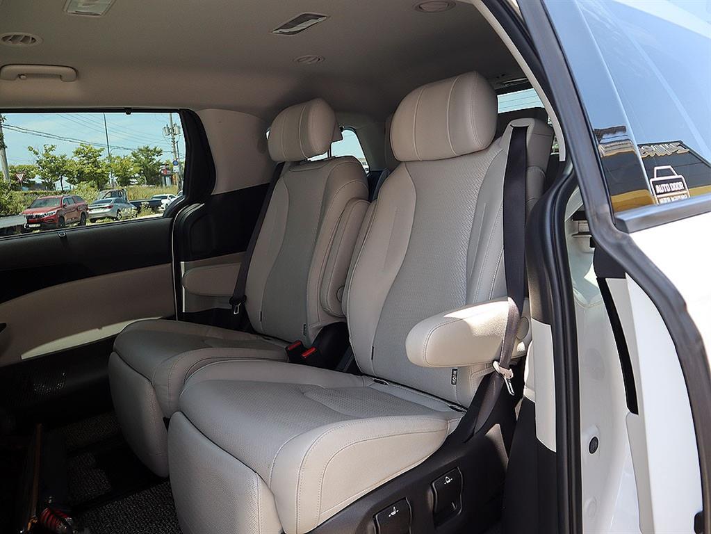 KIA Carnival - Vista 9