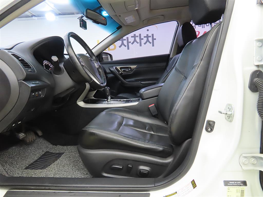 Nissan Altima - Vista 7