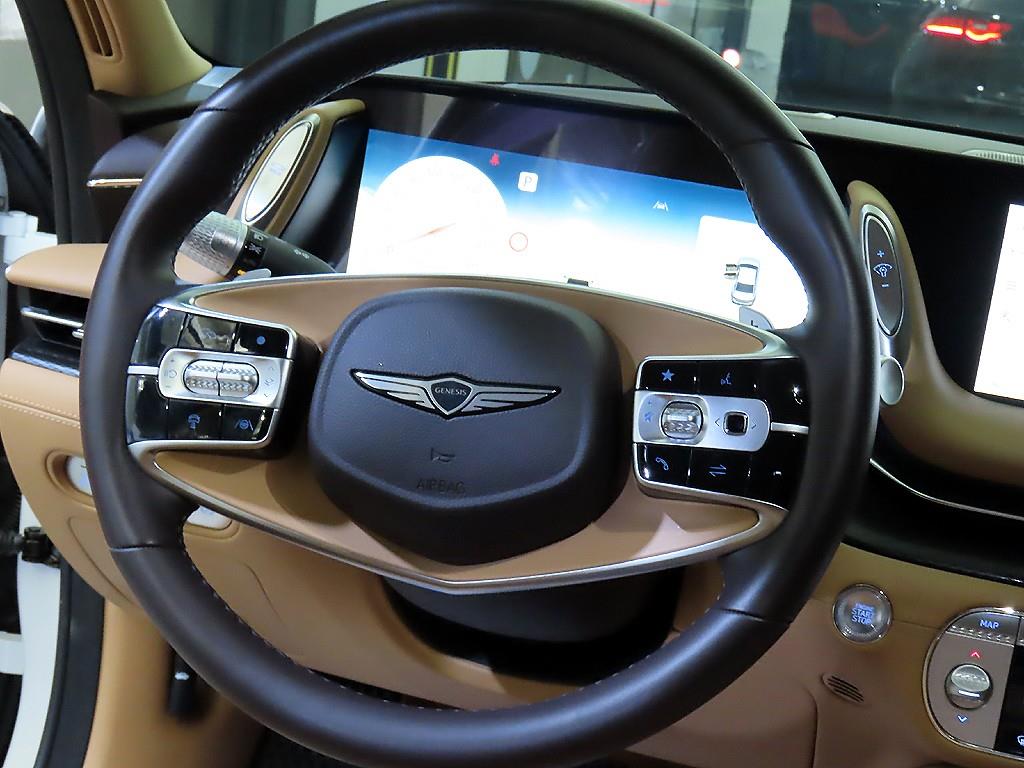 Genesis G90 - Vista 10