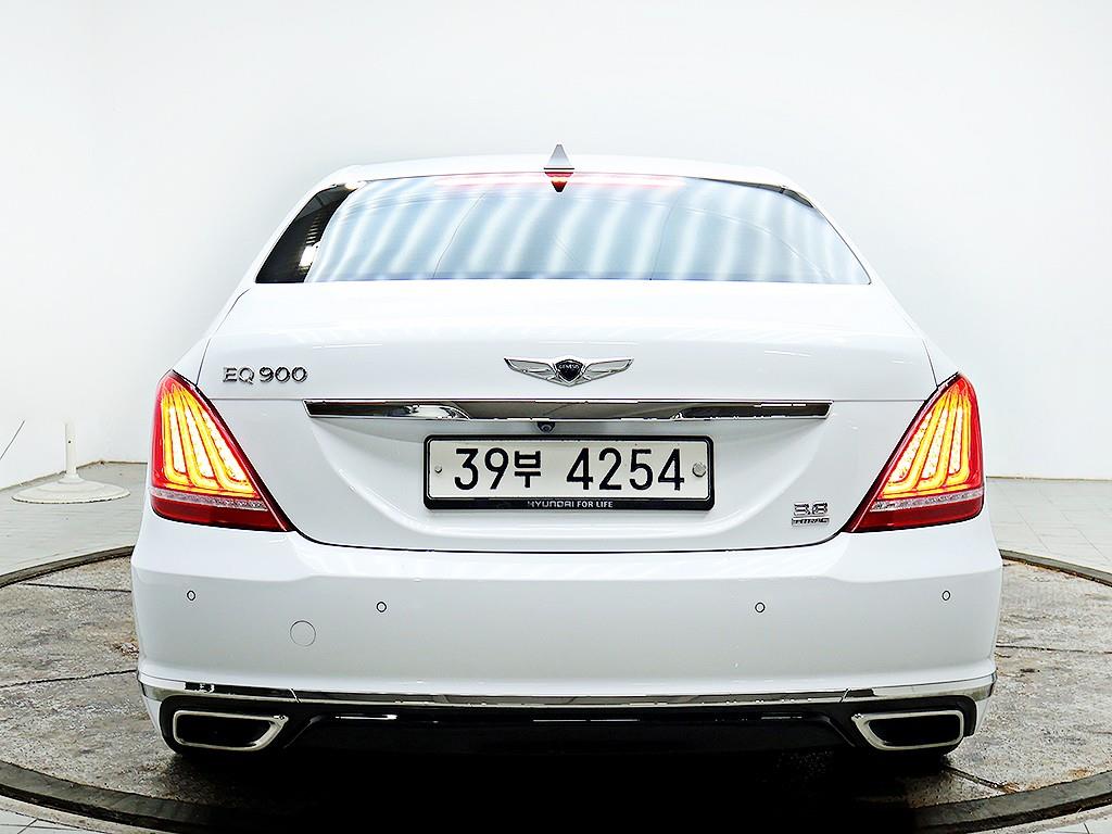 Genesis EQ900 - Vista 3