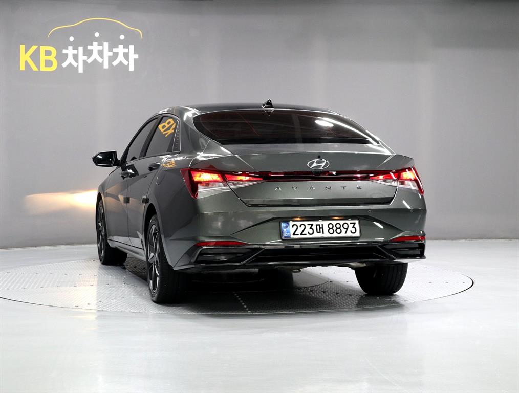 HYUNDAI Avante - Vista 6