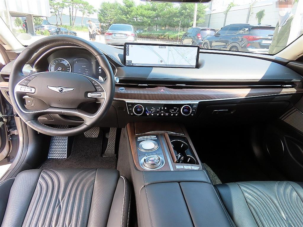 Genesis G80 - Vista 9