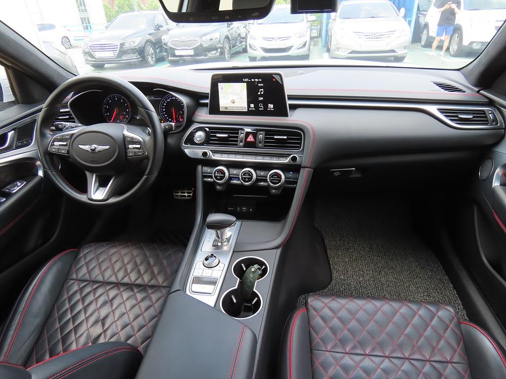 Genesis G70 - Vista 7