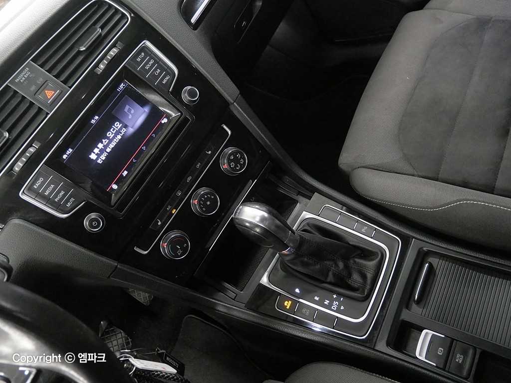 Volkswagen Golf - Vista 11