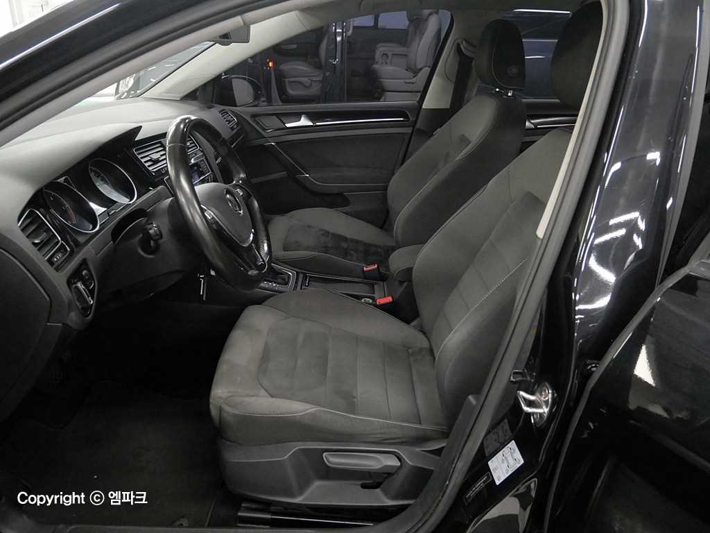 Volkswagen Golf - Vista 12