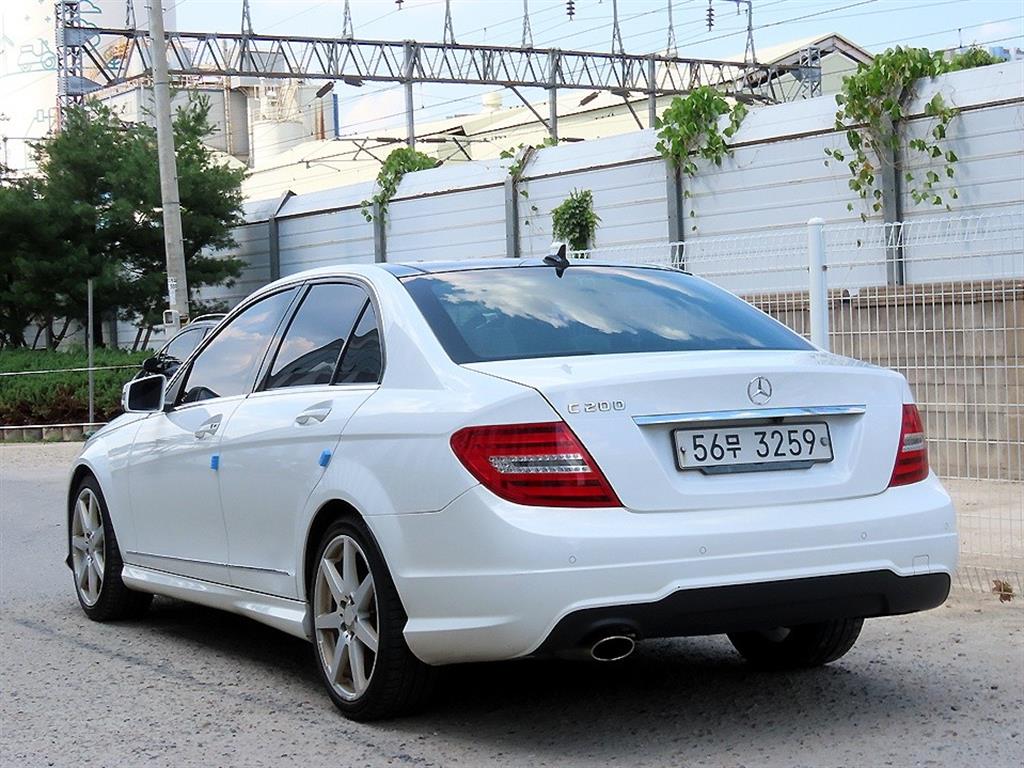 Mercedes Benz C Class - Vista 3