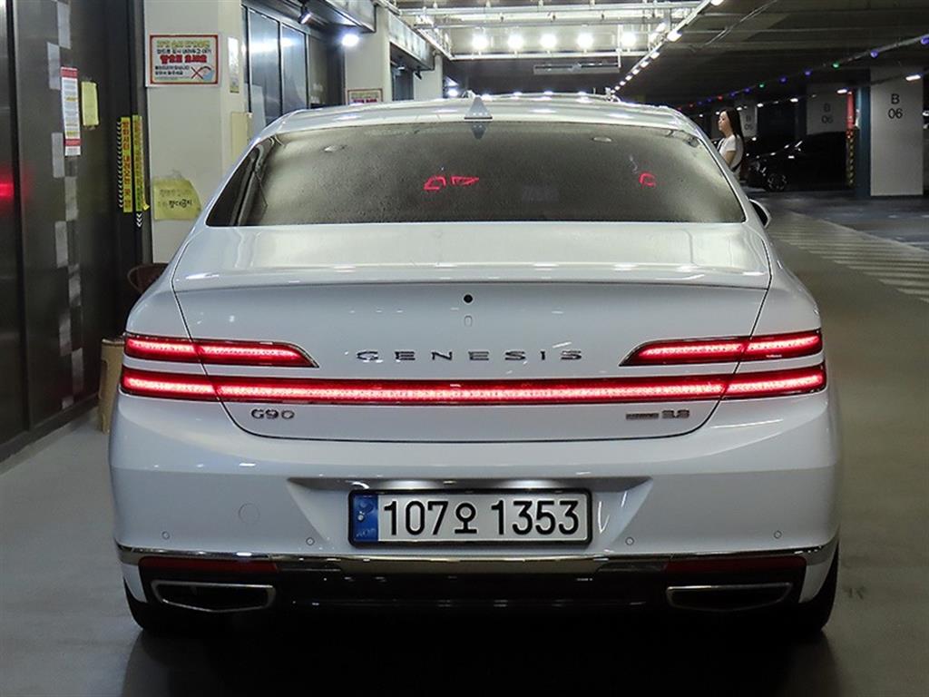Genesis G90 - Vista 7