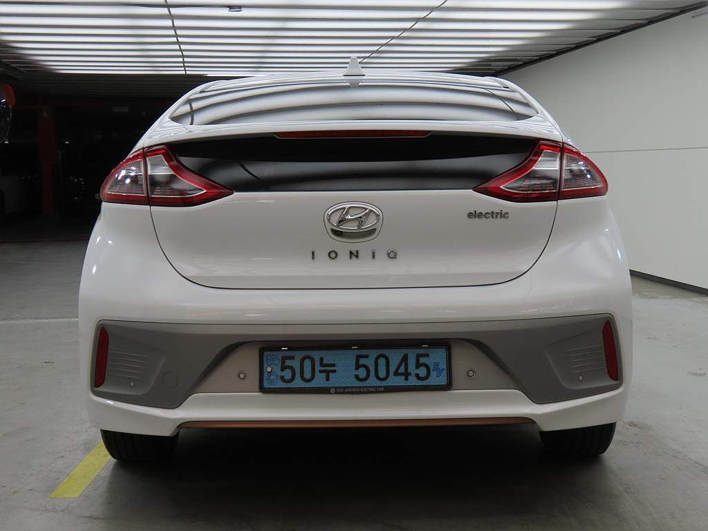 HYUNDAI Ioniq - Vista 3