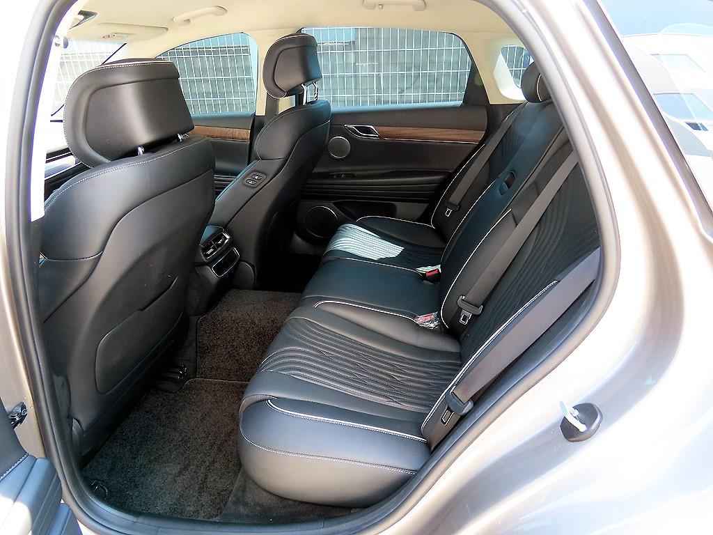 Genesis G80 - Vista 8