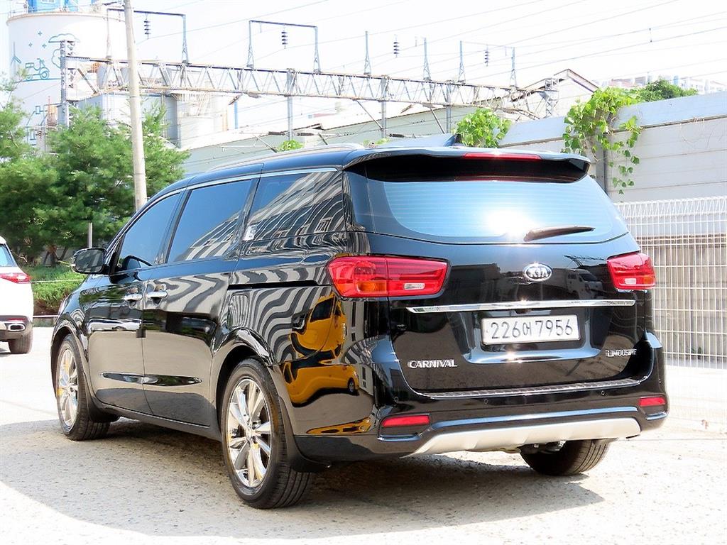 KIA Carnival - Vista 3