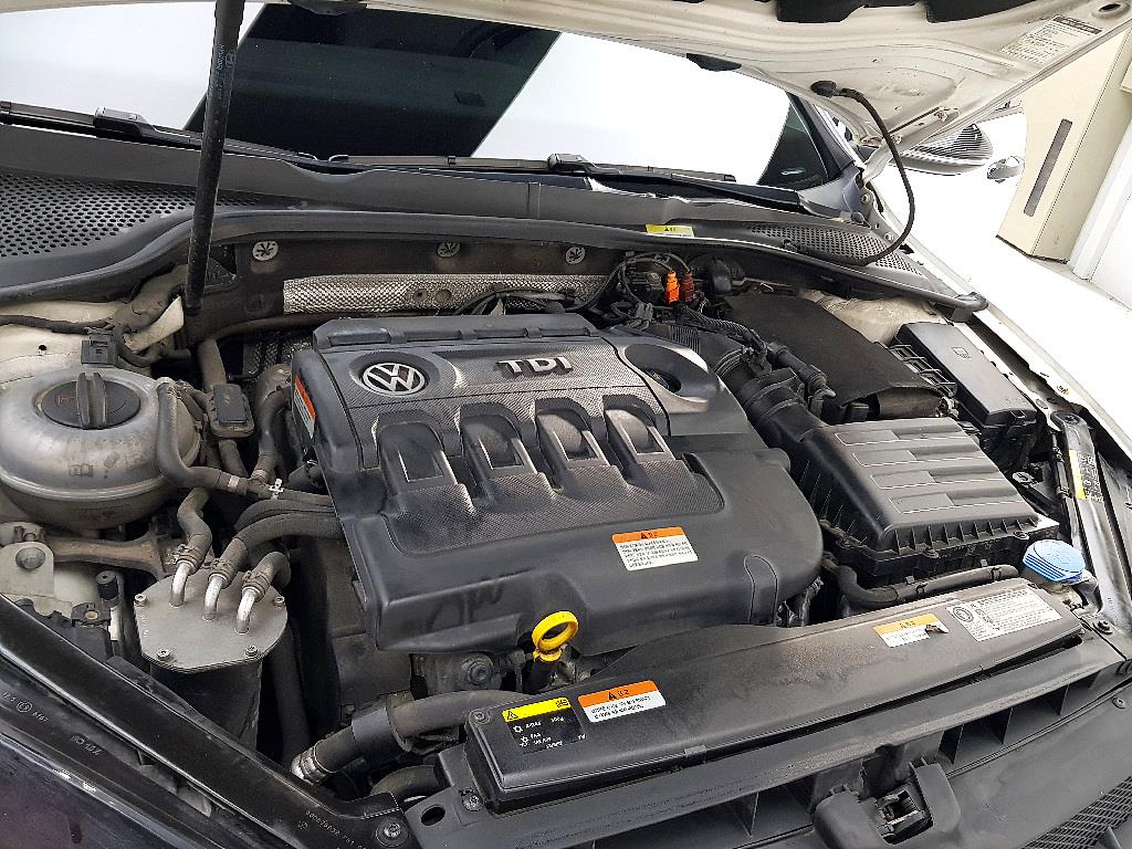 Volkswagen Golf - Vista 8