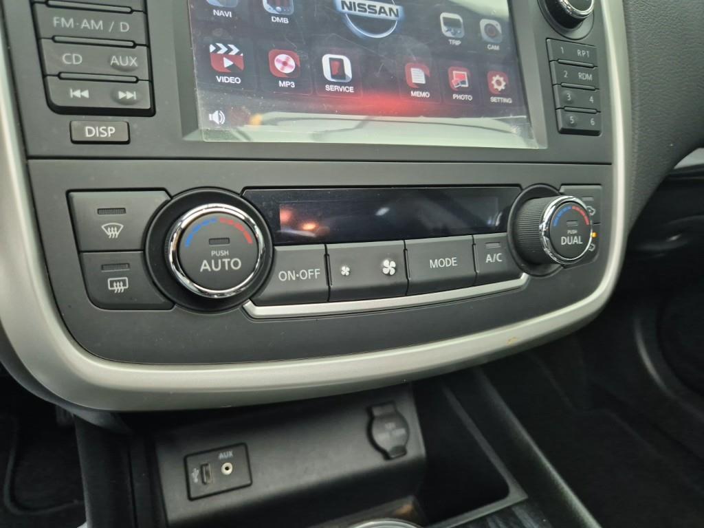 Nissan Altima - Vista 12