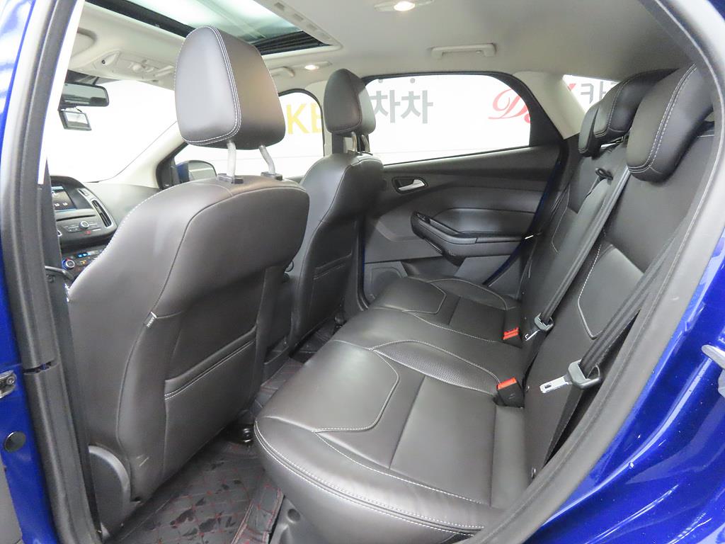 Ford Focus - Vista 8