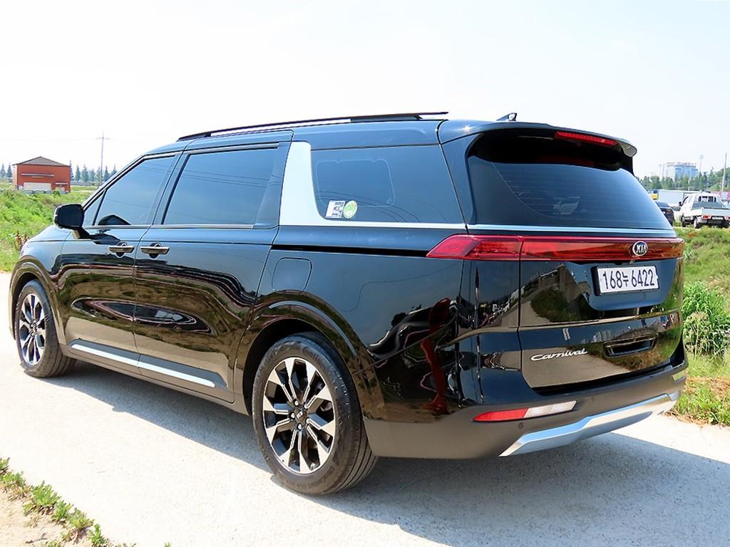 KIA Carnival - Vista 3