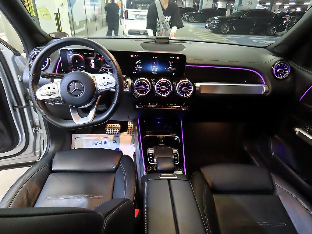 Mercedes Benz GLB Class - Vista 12